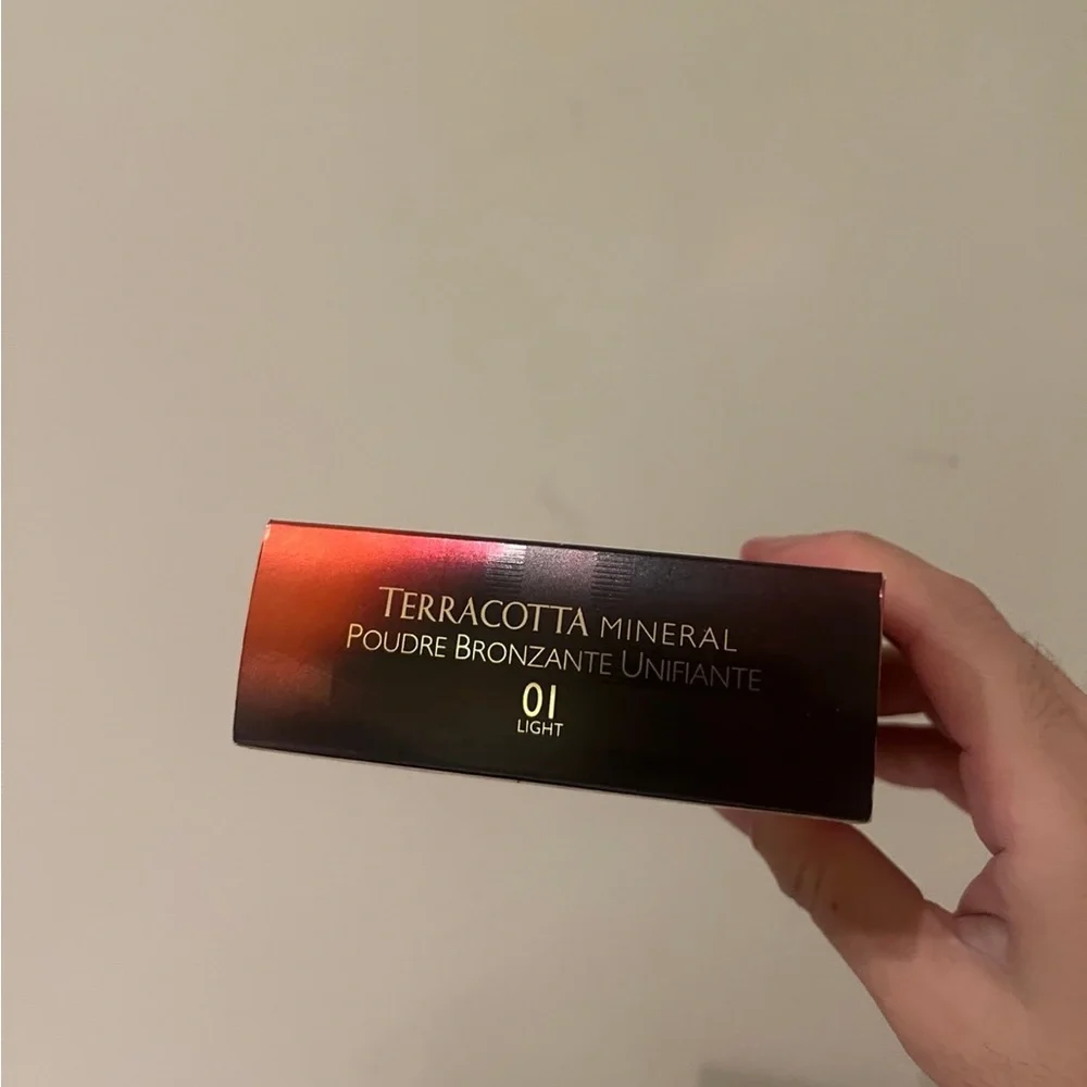 Guerlain Terracotta Mineral Flawless Bronzing Powder 01 Light NIB